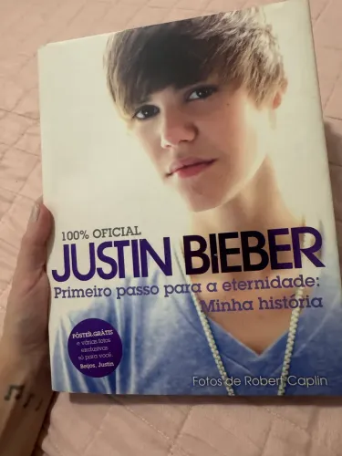 Livro exclusivo 100% oficial do Justin Bieber capa dura e com 240 páginas