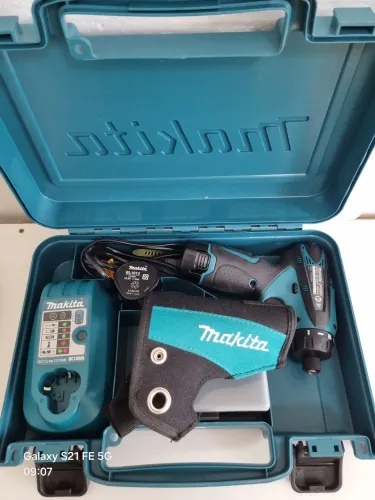 Parafusadeira Makita DF030D 10.8V 350/0-1300MIN