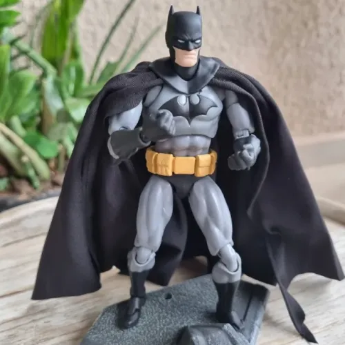 Figura Do Batman Ct Toys Mafex 126 Hush Action Figure DC