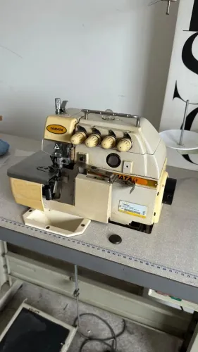 Máquina overlock 4 fios 