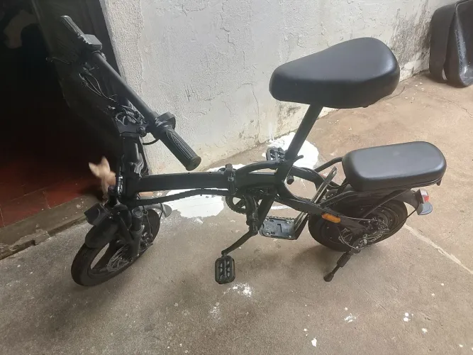 Bicicleta elétrica dobrável