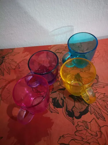 Kit 4 canecas de vidros 360 ml + conjunto de xícara semi novas.