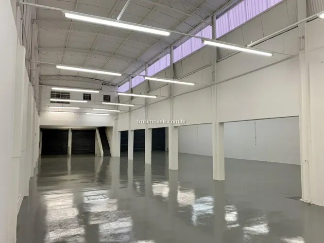 Galpão com 840m² na Barra Funda