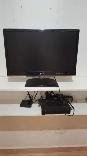 Tv lg Led 24 polegadas não é smart 