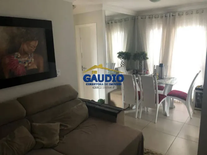 Excelente Apartamento com sacada, 2 dormitórios - Ótima Localização- 1 vaga