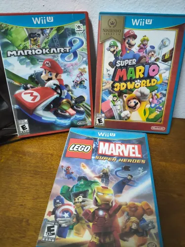 Lote de jogos originais para Wii U Super Mario 3D World, Mario Kart 8, Marvel Super Heroes
