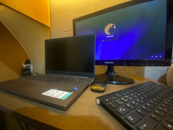 Monitor Samsung 20?pol com cabo HDMI