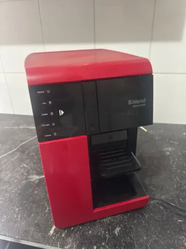 Maquina de bebidas b blend ótimo estado várias funções 