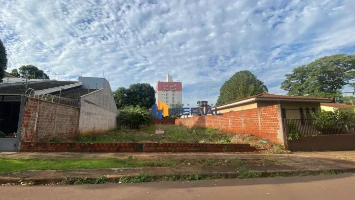 Terreno à venda, 486 m² por R$ 550.000,00 - Vila Marumby - Maringá/PR