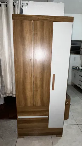 Guarda-Roupas / Armário de 3 (Três) Portas Semi Novo - Excelente Estado!