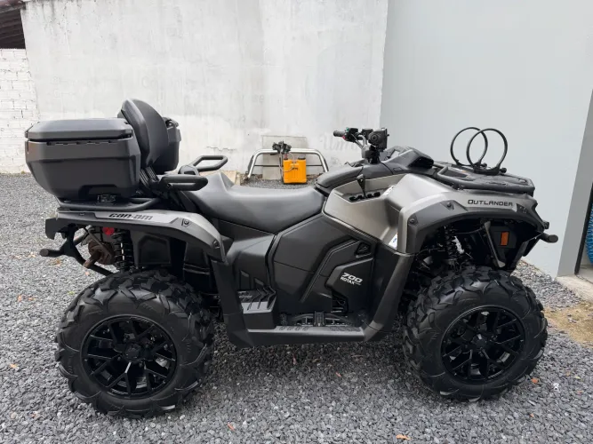 OUTLANDER 700 MAX XT