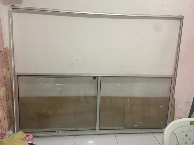 Vendo está porta de vidro