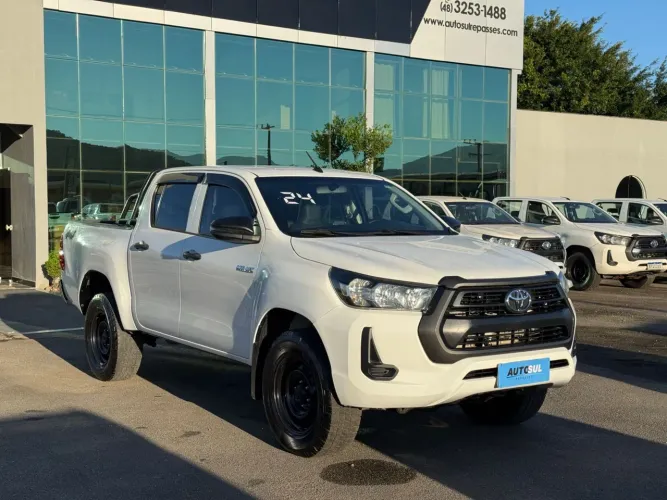 Toyota Hilux CD 4X4 2.8 Diesel Mec. 2024