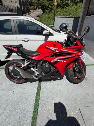 Honda CBR 500R ABS 2017 - 50 mil km - Vermelha
