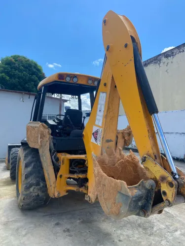 Retroescavadeira 4x4 JCB 3C  Ano 2011.