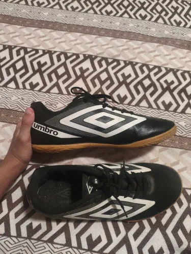 Tênis de futsal Umbro Beats