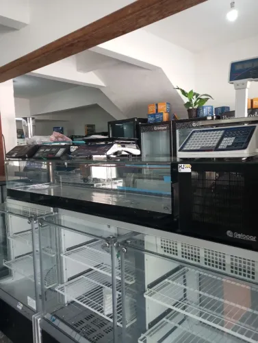 NZ. Vitrine REFRIGERADA bancada Sushi 1,50m Gelopar 