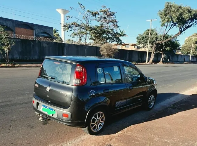 Fiat Uno Sporting 1.4 EVO Fire Flex 8V 4P 2013