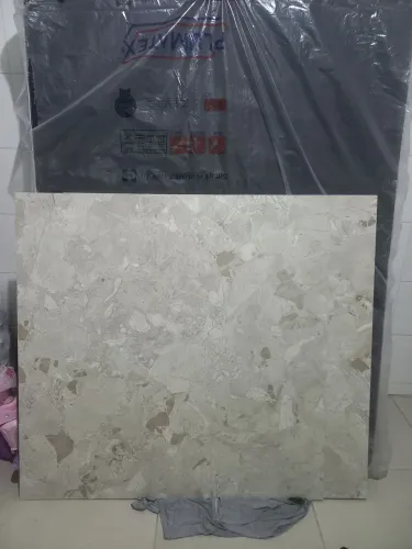 Piso porcelanato 