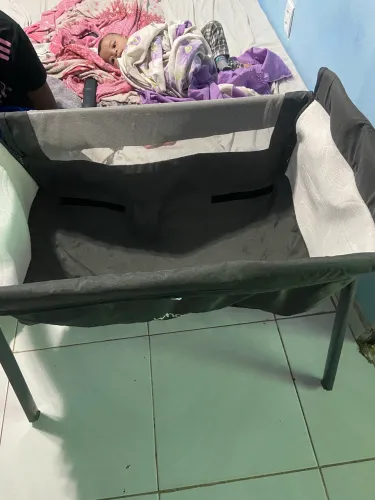 Vendo berço, ninho, e almofadas para berços 