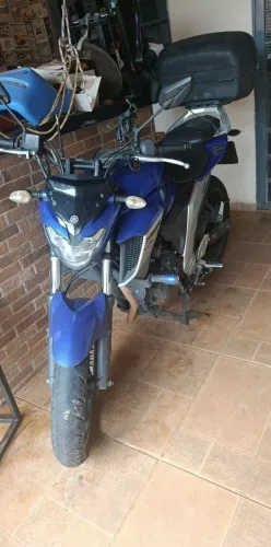 Vende se Yamaha fazer 250 vc não 2017