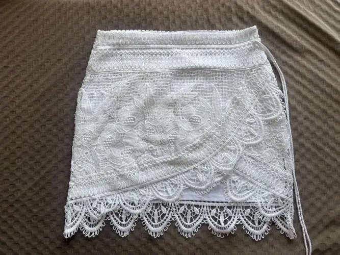 Saia de renda Riachuelo
