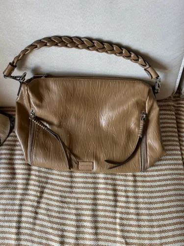 Bolsa cor Tofee mais carteira e cinto.