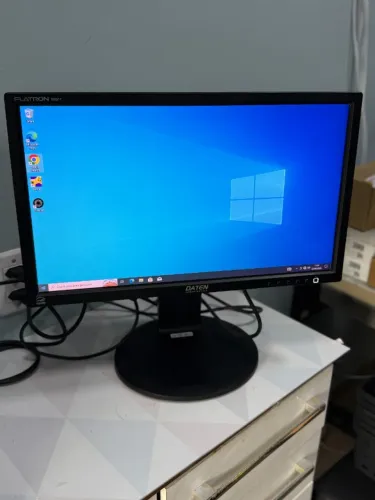 Monitor LG Daten 20 Polegadas E2011PX - Base Ergonômica com Ajuste de Altura e Giro  