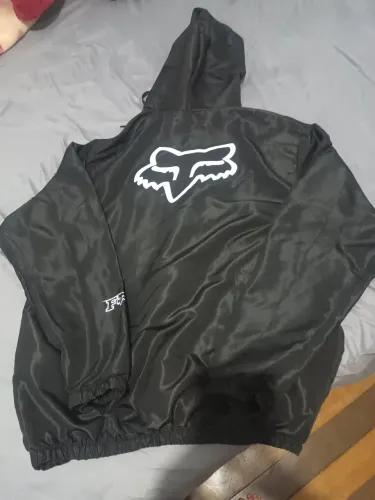 Blusa Corta Vento preto, tamanho M