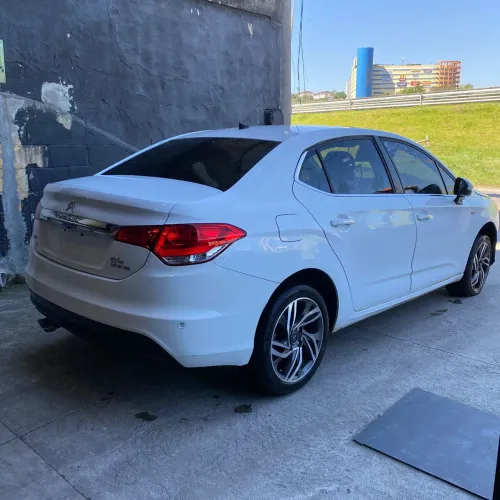 Peças Citroen C4 Lounge 1.6 Turbo THP 2015 