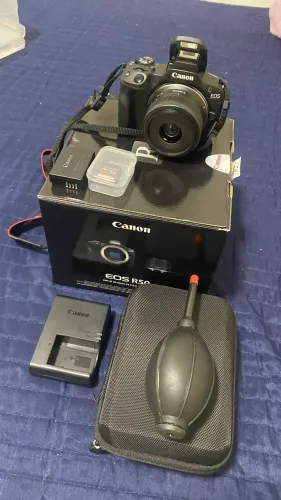 Canon R50 + lente do kit 