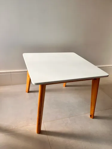 Mesinha infantil de madeira - 60cm x 60cm