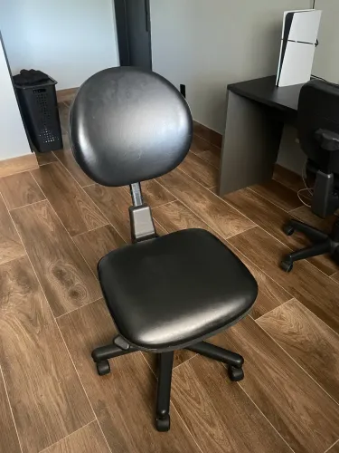 Cadeira De Escritório Executiva Ergonômica Giratória - 160kg