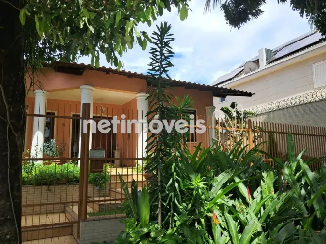 Casa a venda na Mata da Praia - ótima localização!