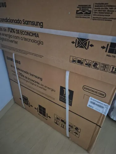 Ar condicionado Split Inverter WindFree AI 12.000 BTU, modelo AR12DYFABWK.