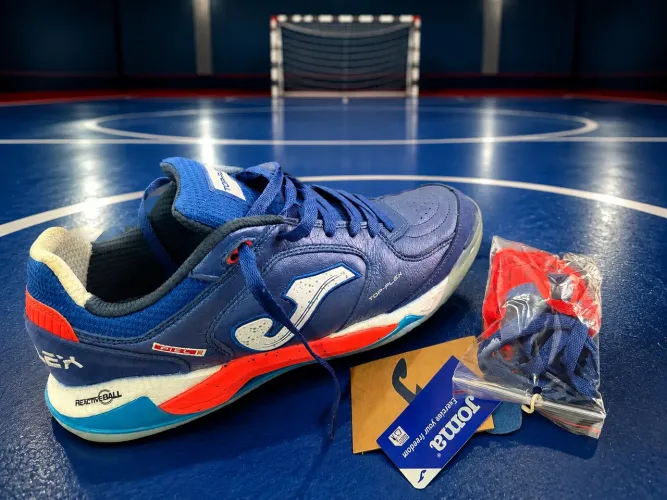 Chuteira de Futsal 
