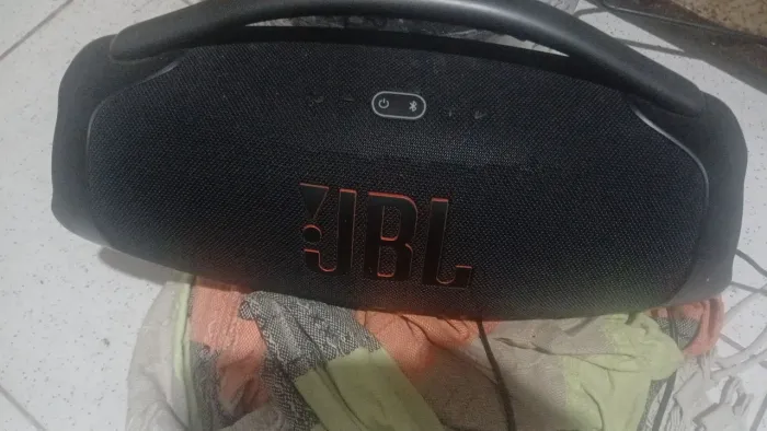 Vendo. JBL original. Semi nova