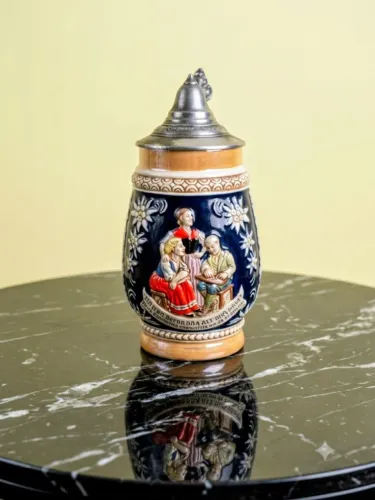 Tankard ( caneca de cerveja clássica alemã ) , em cerâmica vitrificada