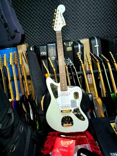 Fender Jaguar Traditional 60s White Pearl Limited Edition /ñ Gibson epiphone prs esp suhr