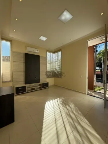 Casa Moderna à Venda no Condomínio Parque Pontal