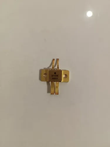 Transistor UTV200, um semicondutor de potência de silício do tipo NPN