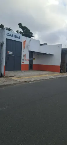 Grande Galpao 300mts av Gal costa .