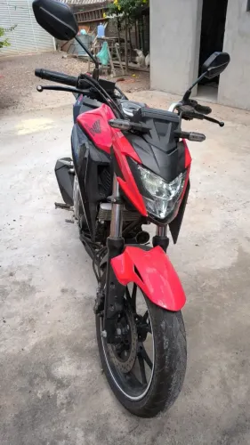 Vendo moto Twister, 2024