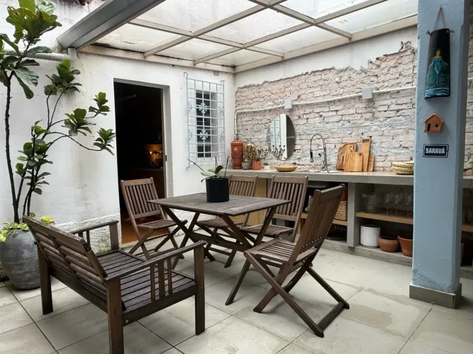 Conjunto mesa e cadeiras área externa