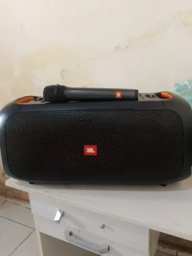 Vendo caixa JBL com microfone 1380$