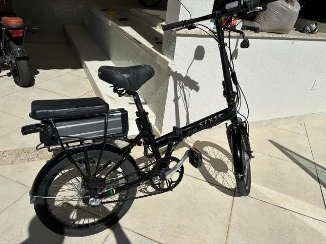 Bicicleta elétrica dobrável bateria nova