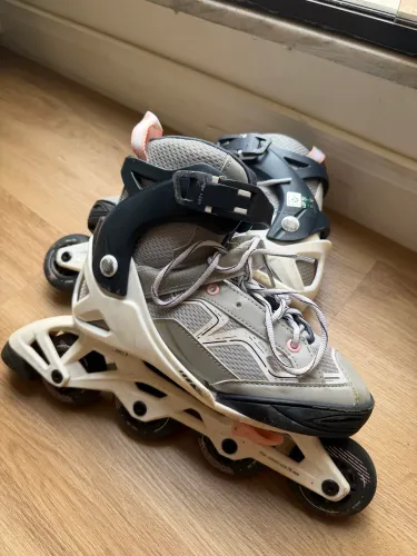 Patins infantil Decathlon tamanho 35 a 38 (ajustável)