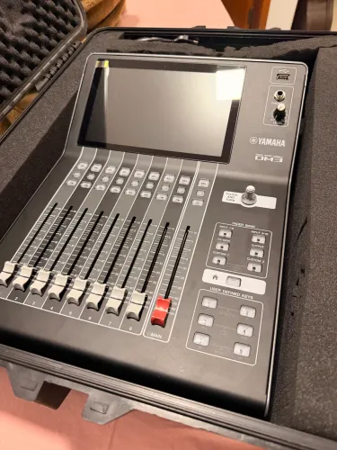 Mesa de som Yamaha DM3