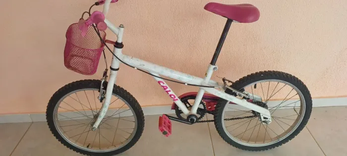 Bicicleta feminina aro 16 semi nova