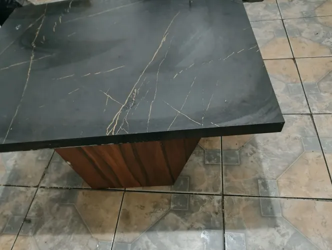 Mesa de centro grande e reforçada